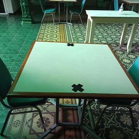 Hotel Trio Surakarta  Экстерьер фото