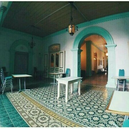 Hotel Trio Surakarta  Экстерьер фото